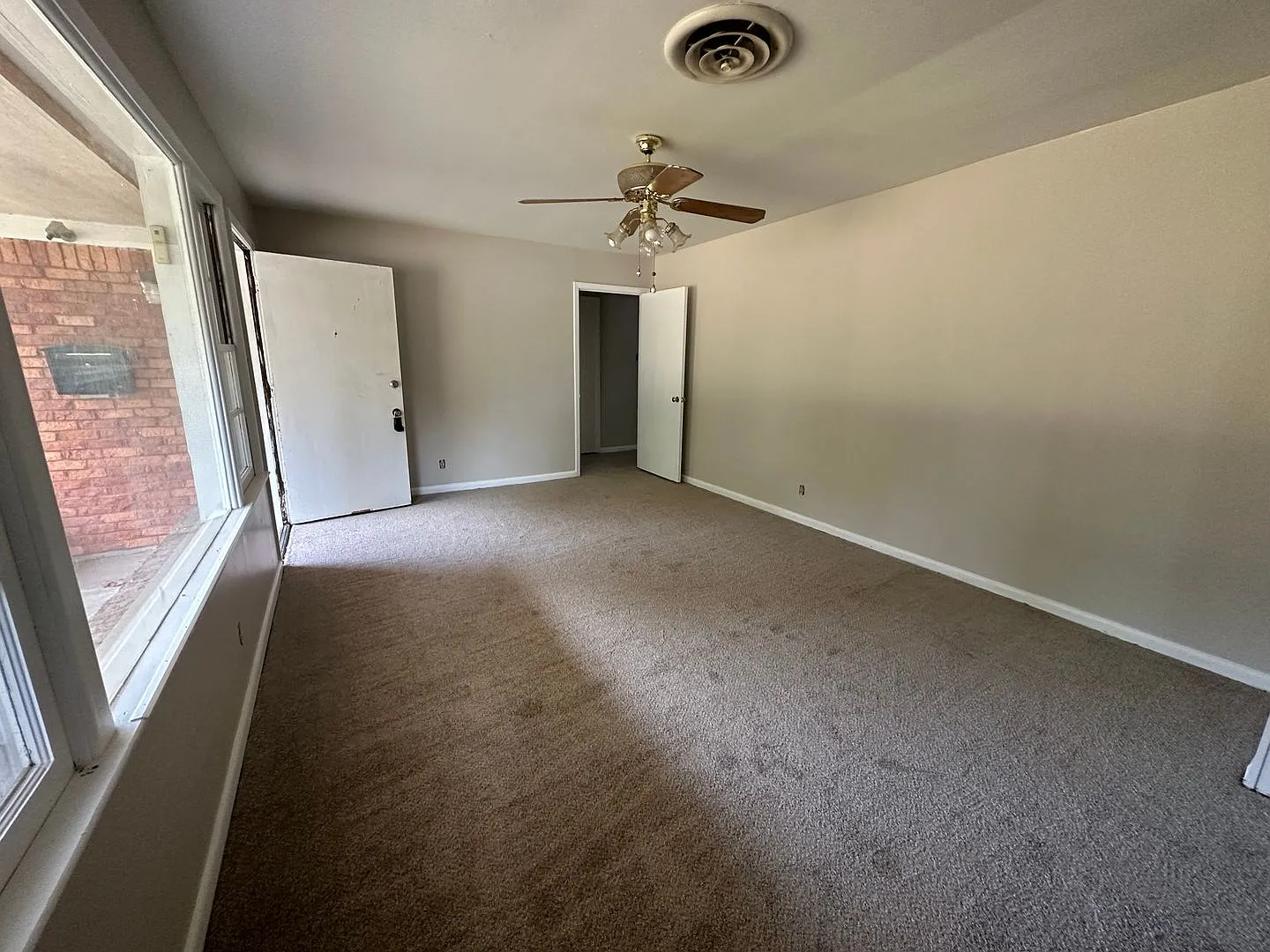 Cozy Old Greenacres Home — Photo 3