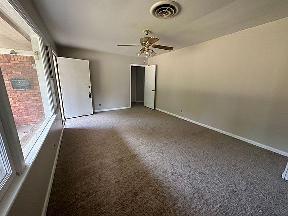 2nd image of 2209 Clinton St