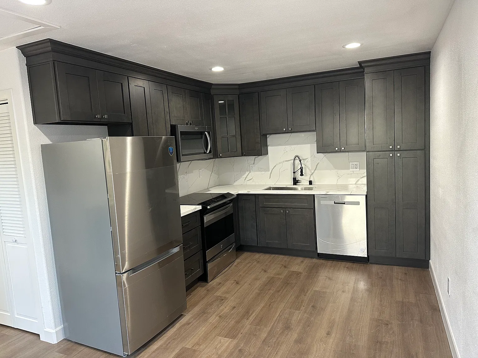 2 bed, 650 sqft, $2,850 — Photo 3