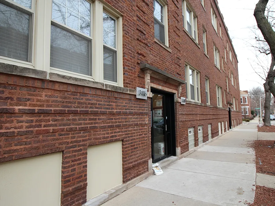 1901 W Newport Ave #2