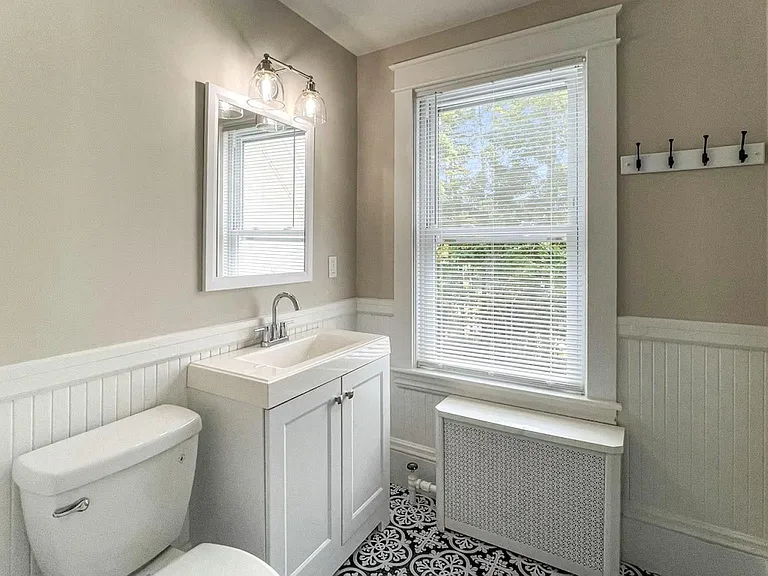 86 Exeter Rd #A — Photo 16