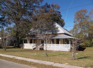 104 First St E, New Augusta, MS 39462