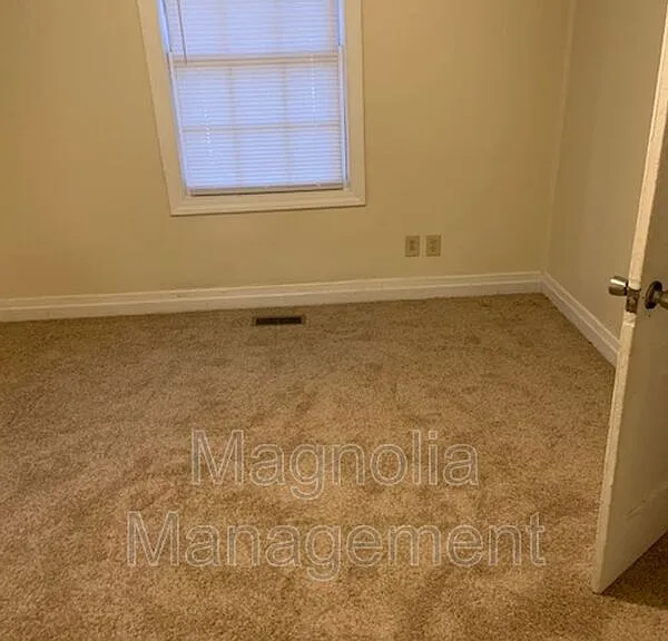 1811 Colonial Ave — Photo 5