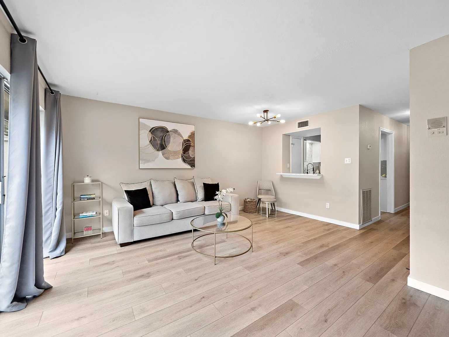 2 bed, 1.5 bath, 1024 sqft, $1,900 — Photo 3
