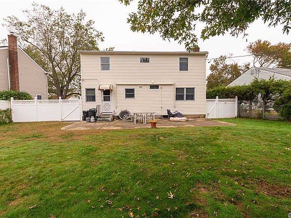 4th image of 1193 Eastview Ave