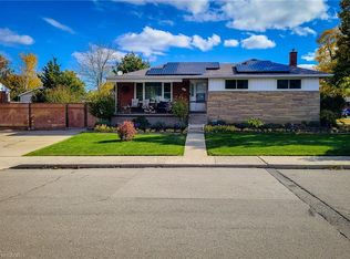 49 Nottingham Ave, Hamilton, ON L8T3N4