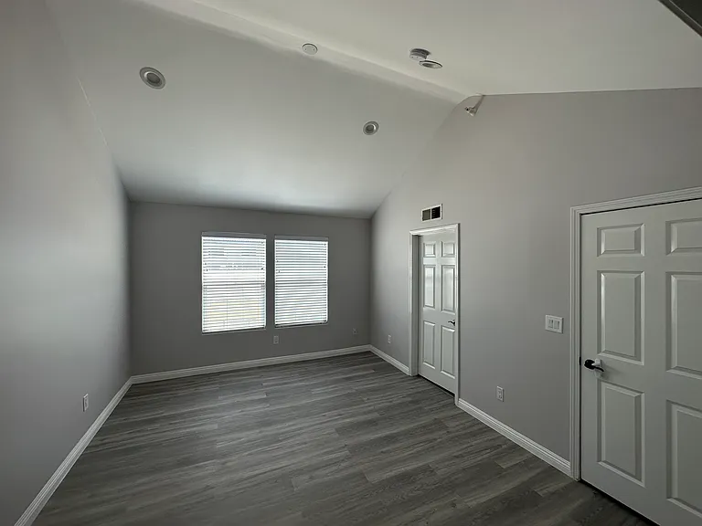 5224 Corteen Pl #4 — Photo 14