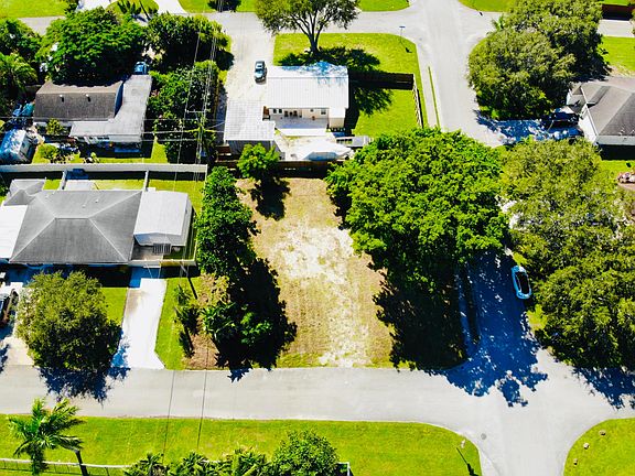 3rd image of 4802 Bonanza Road