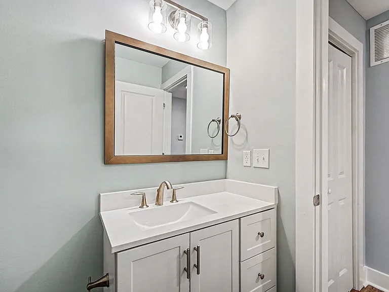 2702 Durham St — Photo 24