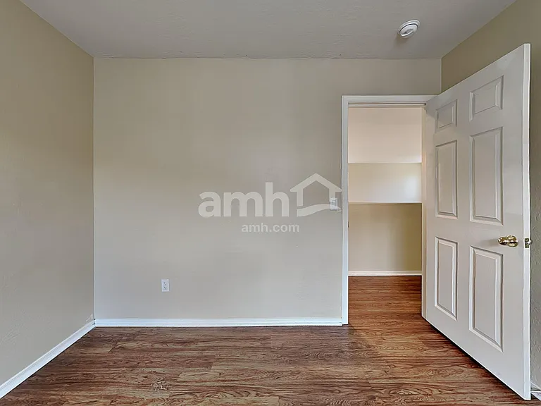 206 S 151st Ave — Photo 19