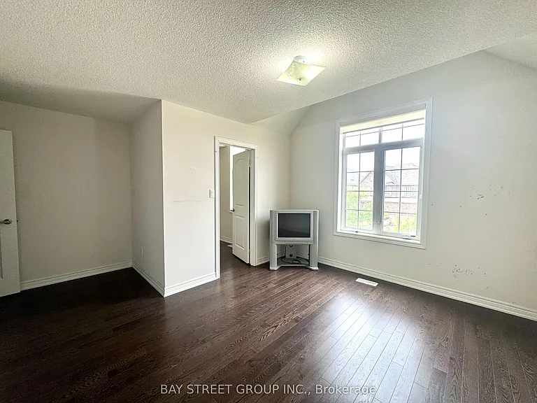 1003 Green St — Photo 15