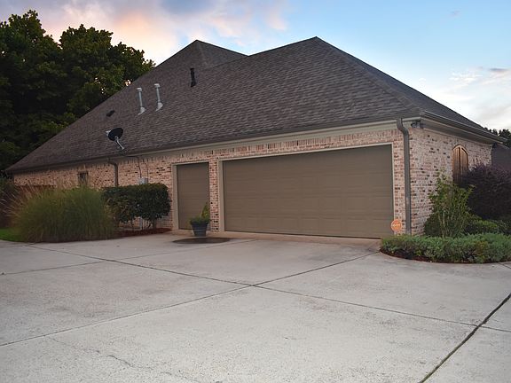 2.5 garage with Man Cave