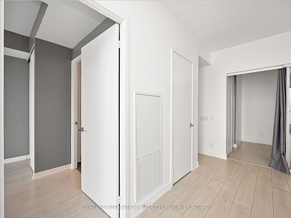 4th image of 950 Portage Pkwy #5605