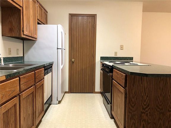 4th image of 1008 Benton St APT A