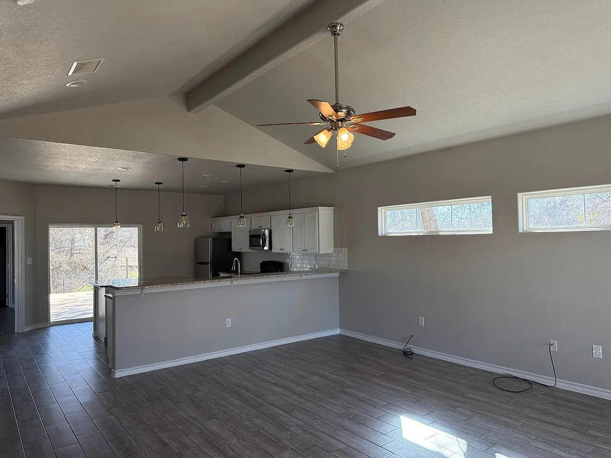 Building Photo - 1636 Navajo Trl
