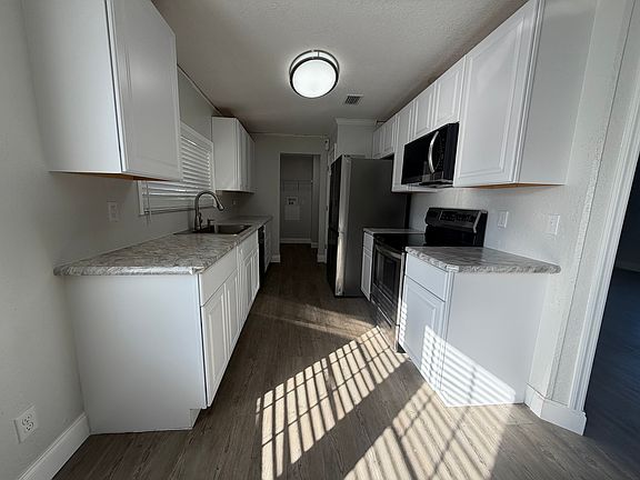 2nd image of 154 Bedford Ct #154