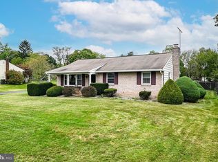 41 Oak St, Gilbertsville, PA 19525