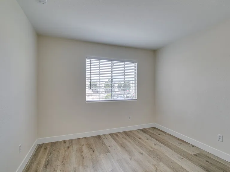 7804 Amulet St — Photo 35