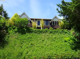 1141 N 10th St, Coos Bay, OR