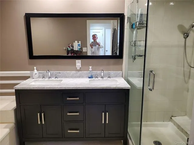 91 Duckpond Dr — Photo 8