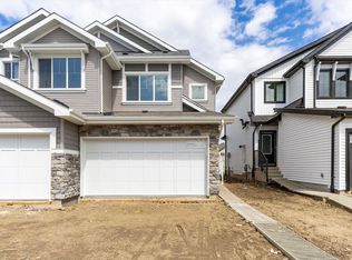 1056 Cristall Cres, Edmonton, AB T6W 5S6