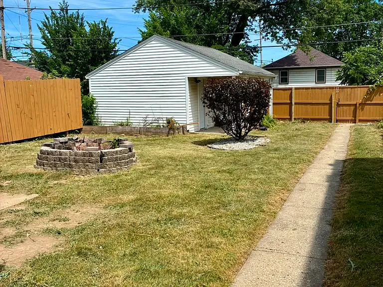 4628 N 24th Pl — Photo 3