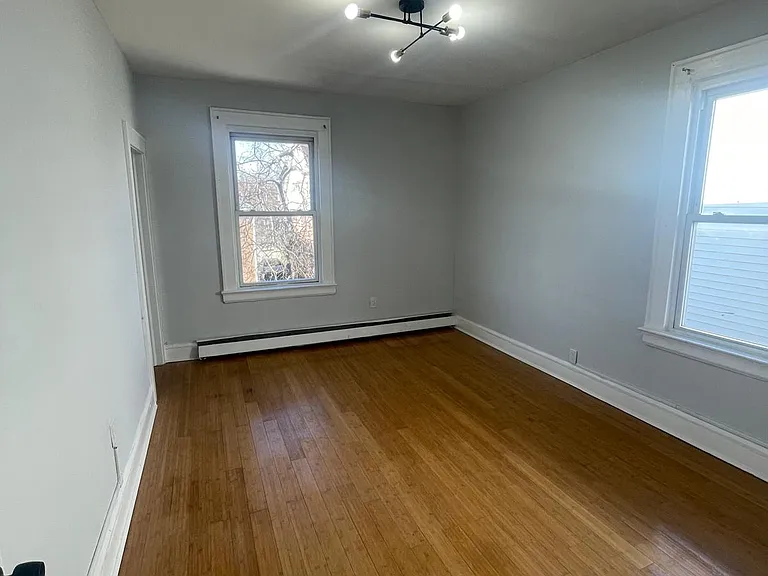 303 Hobson St #2R — Photo 9