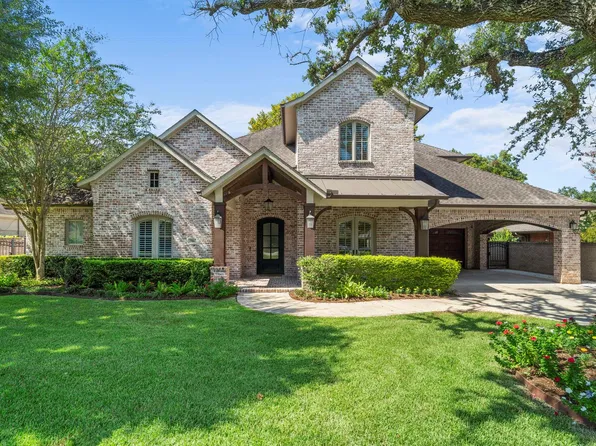 706 Oyster Creek Dr, Sugar Land, TX 77478