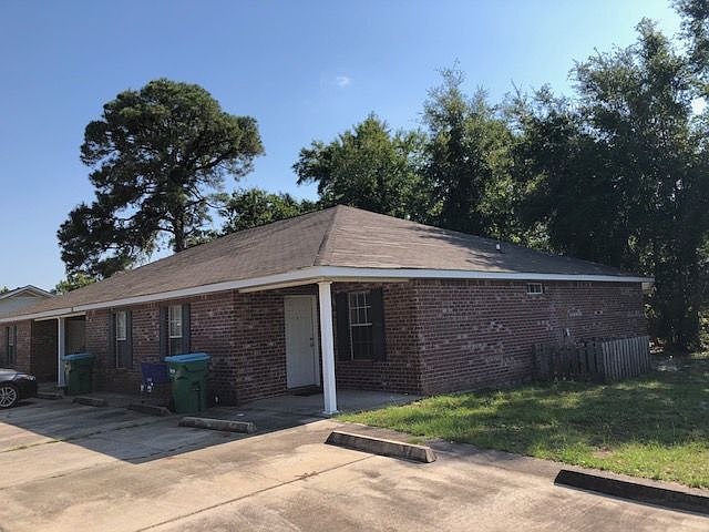 1st image of 610 W Oak Dr #2