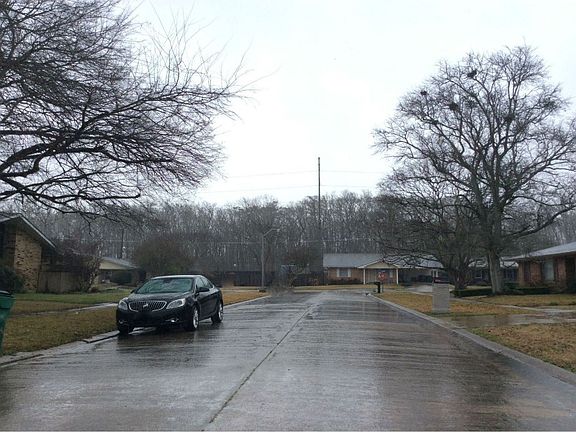 4th image of 1005 Garden St