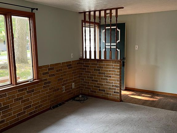 2nd image of 770 Ferndale Ave