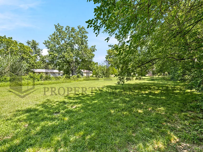 2917 S Walnut St — Photo 8