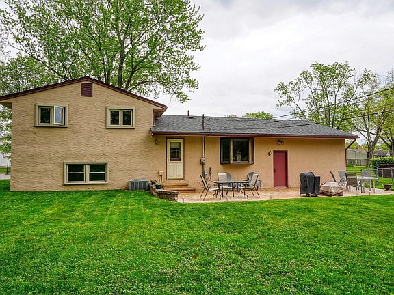 5th image of 269 Brookhaven Dr W