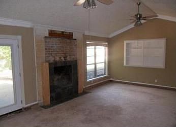 2nd image of 206 N Willow St