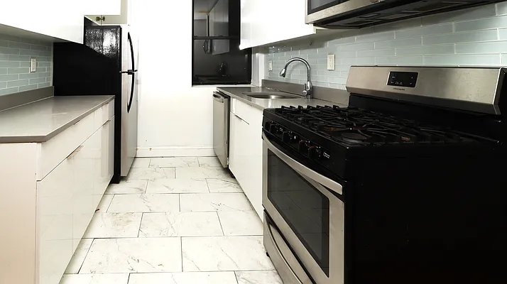 Rented by Reliance USA Inc | media 23