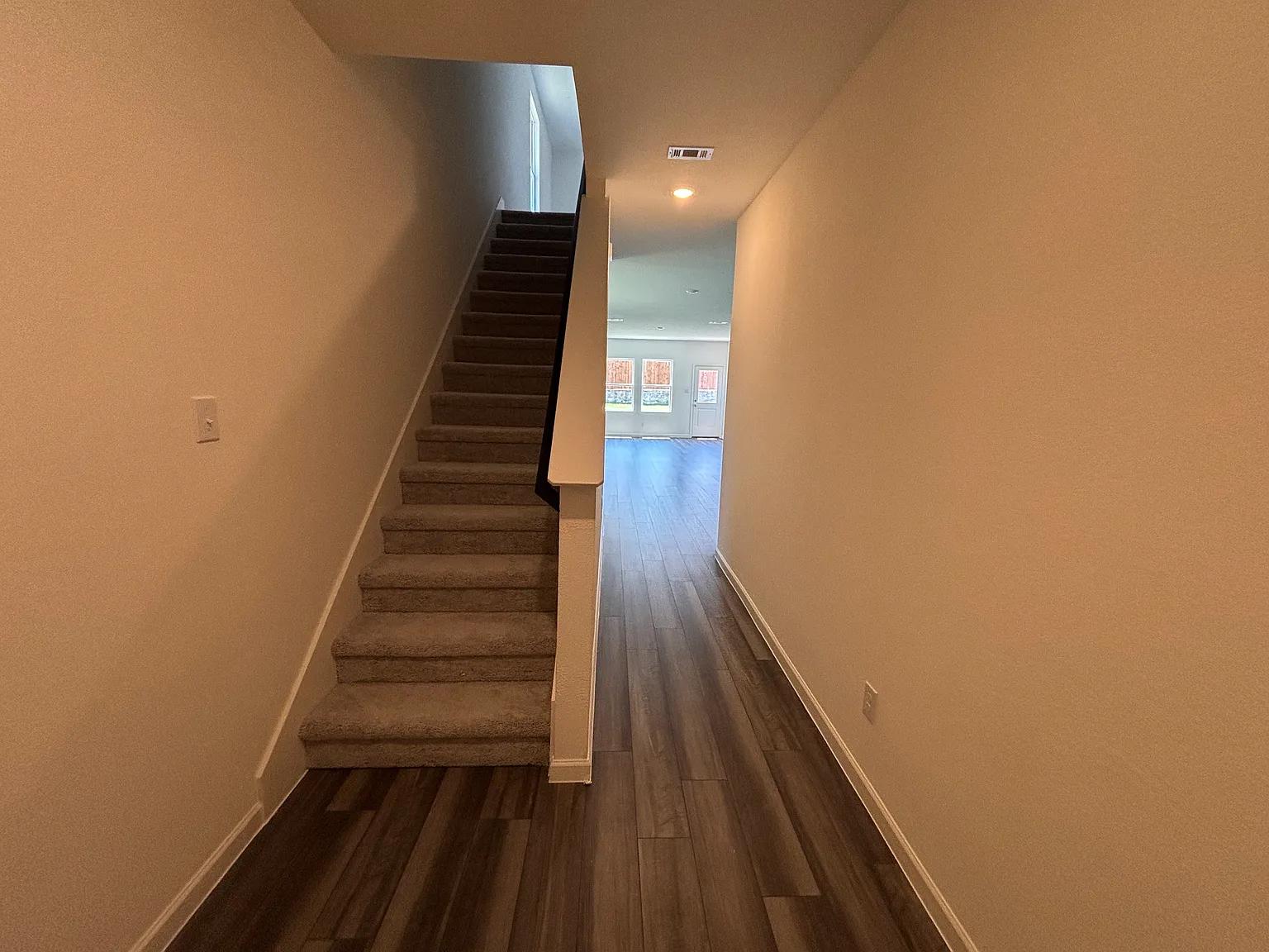 5 bed, 2609 sqft, $3,000 — Photo 4