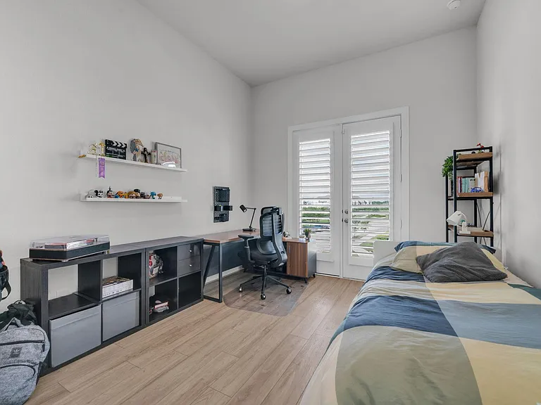 16531 Lake Austin St — Photo 14