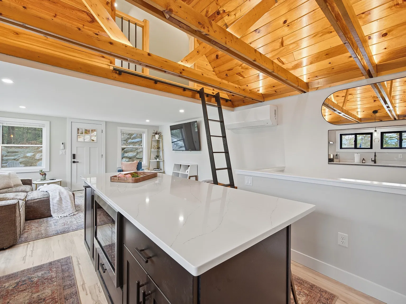 4 bed, 1600 sqft, $3,000 — Photo 3