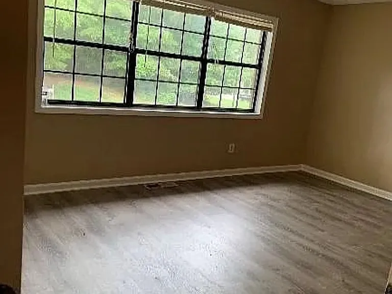 1888 Patterson Cir — Photo 3