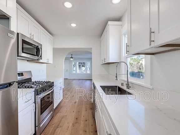 2nd image of 122-124 E 3rd St Unit 122