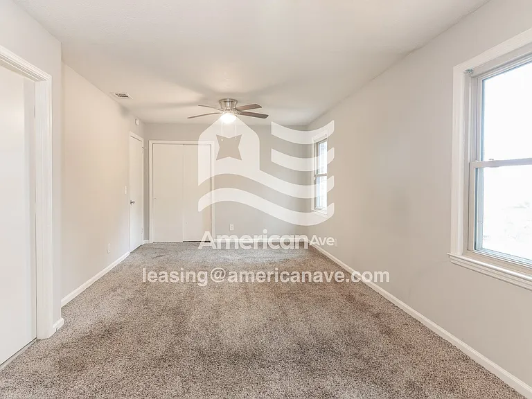 178903_003_living_room_14257359.jpg