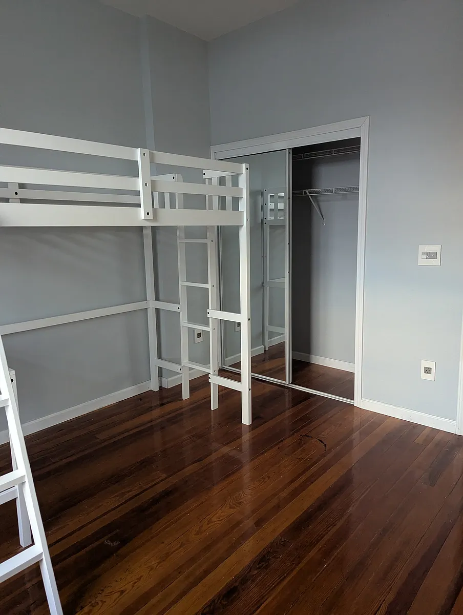 Building Photo - 144 Carey St #B