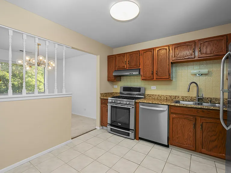 607 Eastview Ct #Z2 — Photo 14