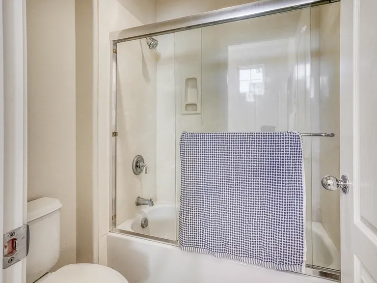 262 W Country Club Dr — Photo 28