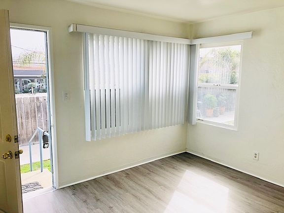 5th image of 5012-20 Santa Monica Ave