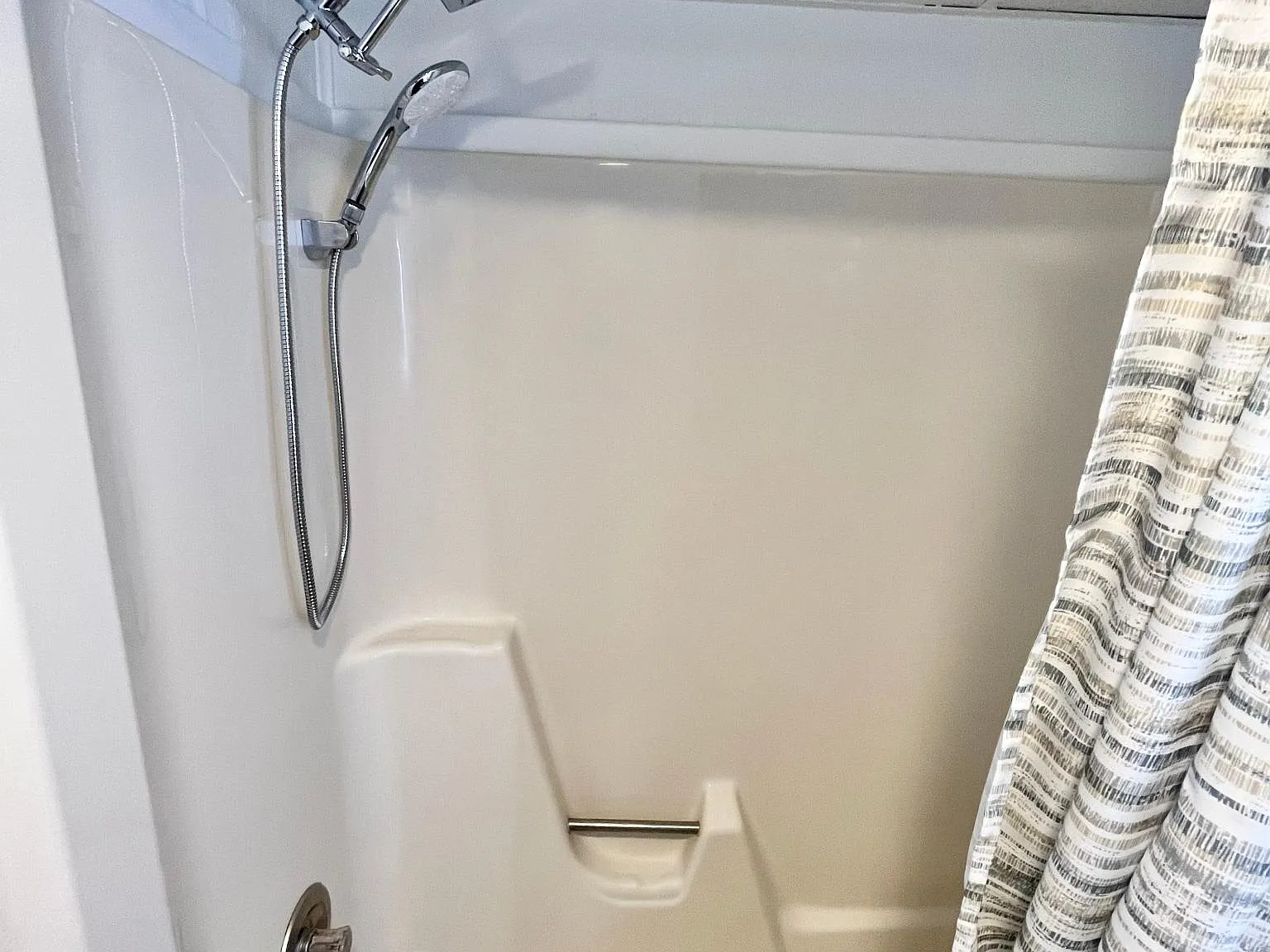 1 bed, 550 sqft, $1,000 — Photo 4