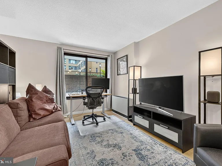 1718 P St NW #T9 — Photo 9