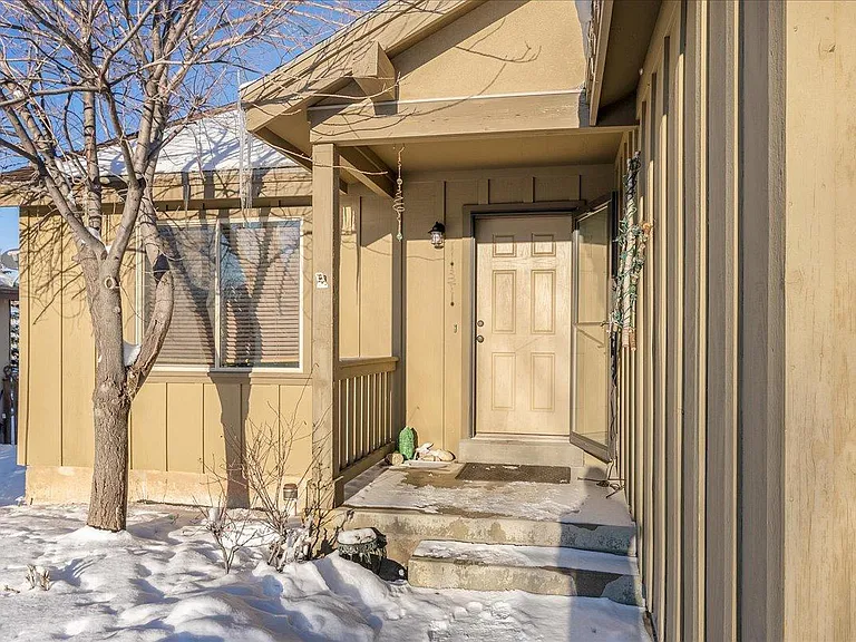 1275 Foxcrest Ct — Photo 4