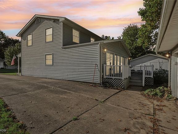 2nd image of 2324 Issaquah St