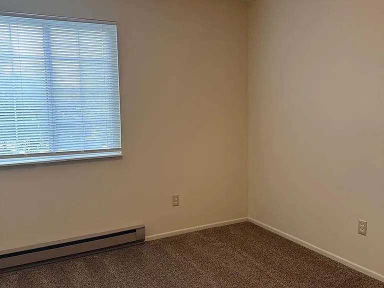 637 Mentor Ave — Photo 11